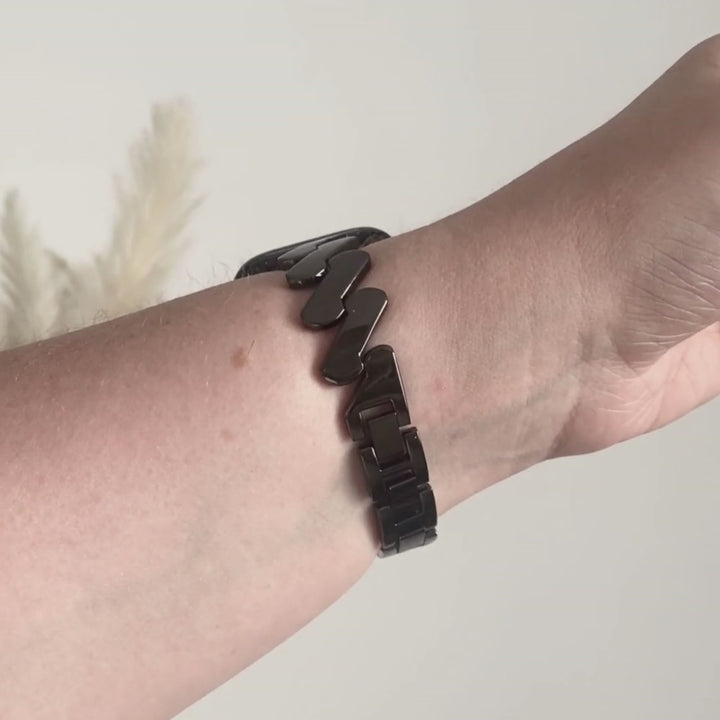 Get Wavy Apple Watch Strap - Black